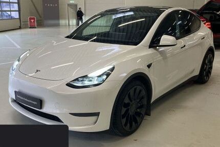 Tesla Model Y 26.882 km 40.700 &euro; Obertraubling 93083