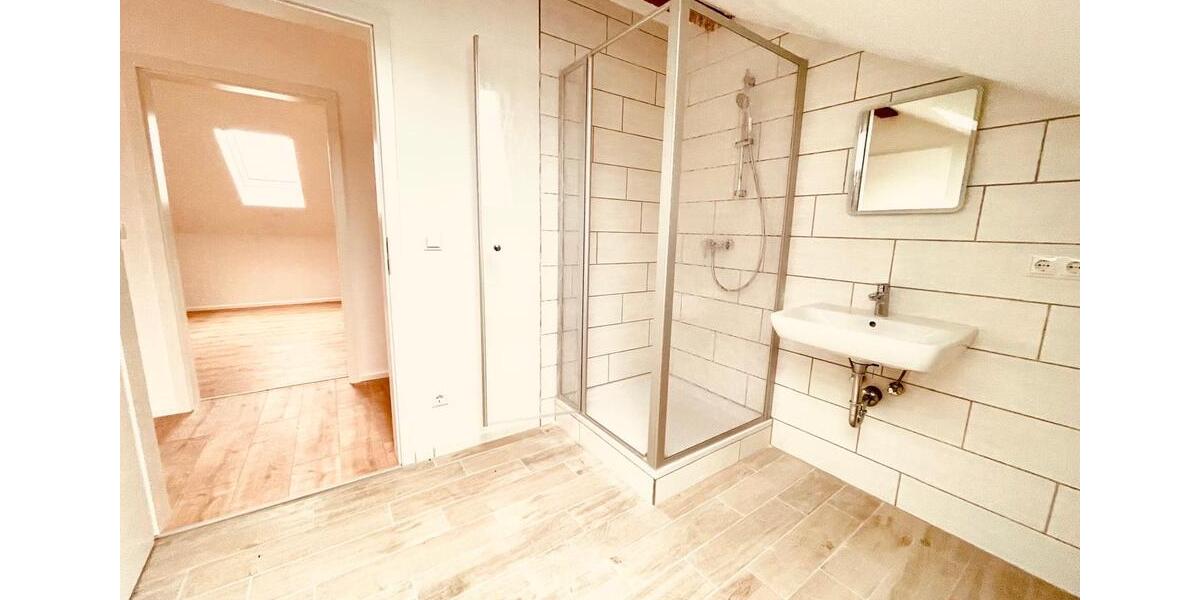 Dachgeschoßwohnung Maxhütte-Haidhof Haidhof - 3 Zimmer, 74 m&sup2;, 870&euro; | Angebot:24624952