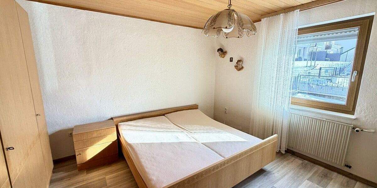 Mehrfamilienhaus, Wohnhaus Regensburg Brandlberg-Keilberg - 8 Zimmer, 183 m&sup2;, 475.000&euro; | Angebot:25702701