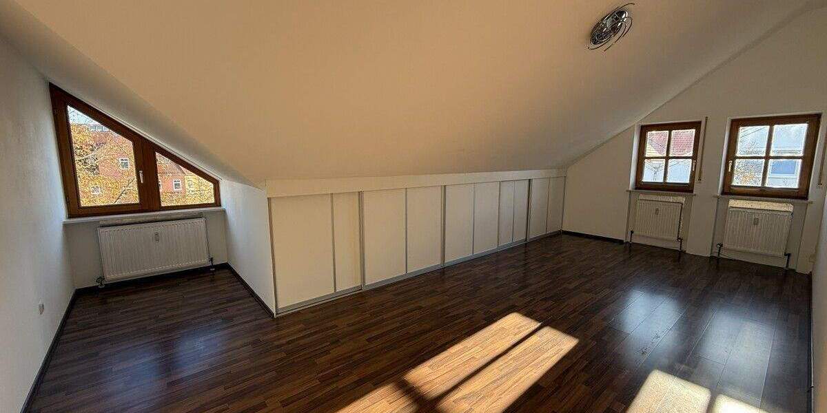 Etagenwohnung Nittendorf - 5 Zimmer, 112 m&sup2;, 299.000&euro; | Angebot:25744417