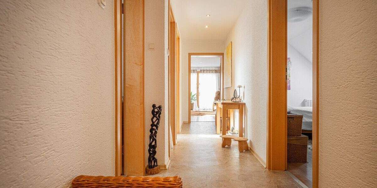 Etagenwohnung Sinzing - 4 Zimmer, 92 m&sup2;, 259.000&euro; | Angebot:25702679