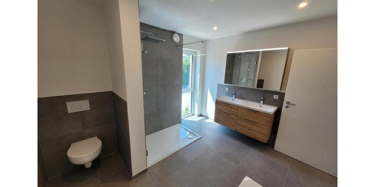 Doppelhaushälfte Obertraubling - 6 Zimmer, 141 m&sup2;, 699.000&euro; | Angebot:26750598