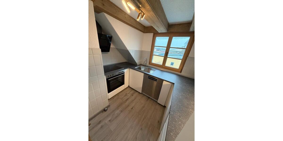 Möblierte 2-Zimmer-Galeriewohnung im Dachgeschoss in Regensburg 2 zimmer