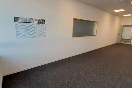 Büro in Neutraubling 874 € 57 m²