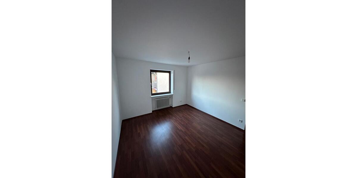 Reihenhaus Bad Abbach - 12 Zimmer, 188 m&sup2;, 2.050&euro; | Angebot:27620979
