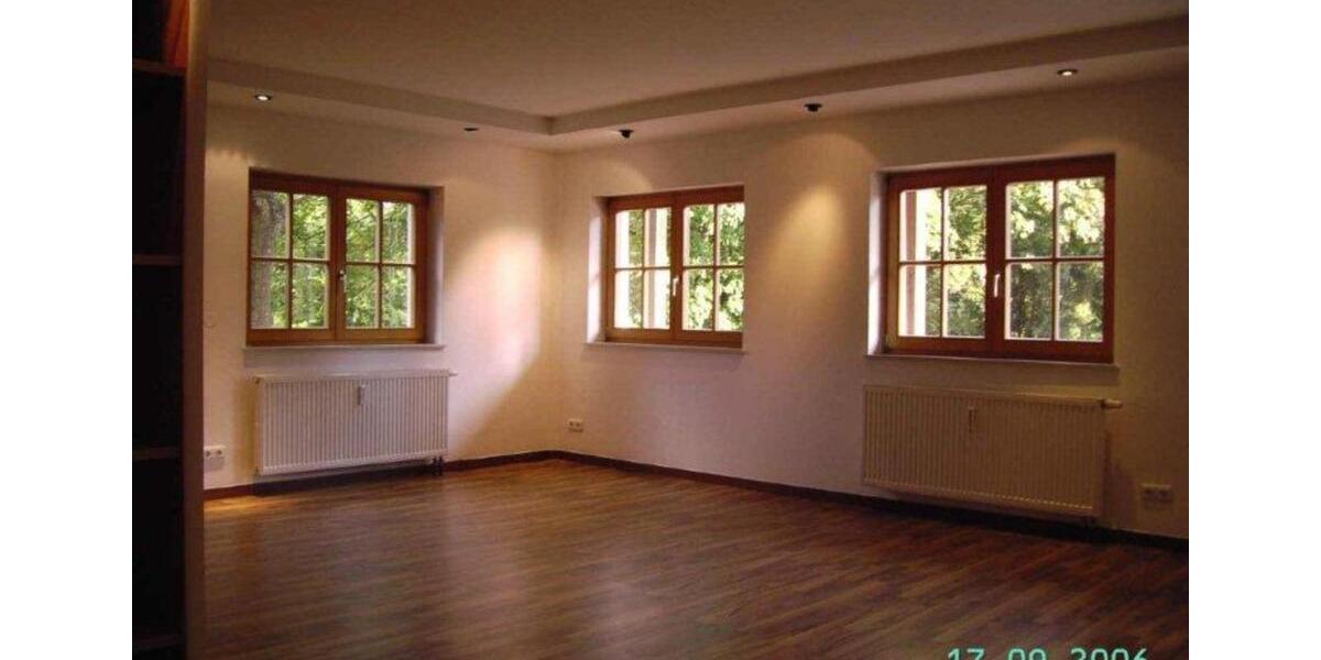 Tolle Wohnung 105qm , 2,5 Zi , EBK , Terrasse , eigener Eingang 2 zimmer