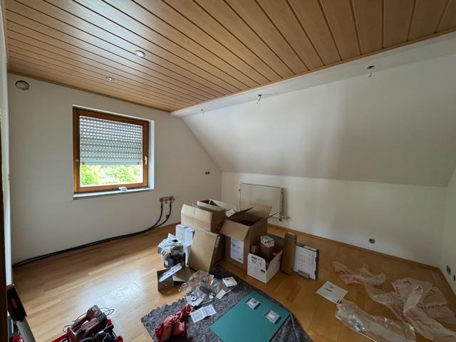 Dachgeschoßwohnung Deuerling - 4 Zimmer, 92 m&sup2;, 1.200&euro; | Angebot:26577851