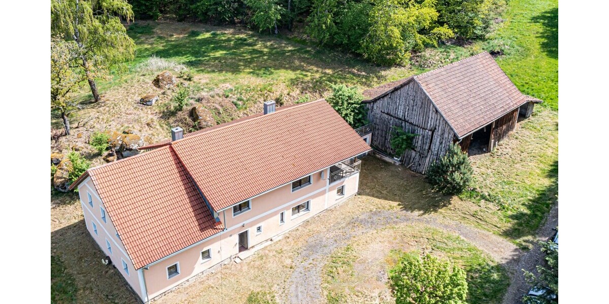 Charmantes Zweifamilienhaus mit großem Grundstück, Waldanteil und viel Potenzial - Zweifamilienhaus Zell | Angebot:26618521