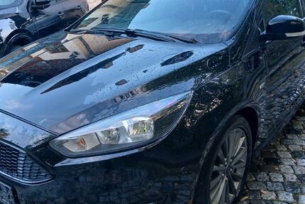 Ford Focus 188.000 km 7.899 &euro; Regensburg-Bernhardswald 93170