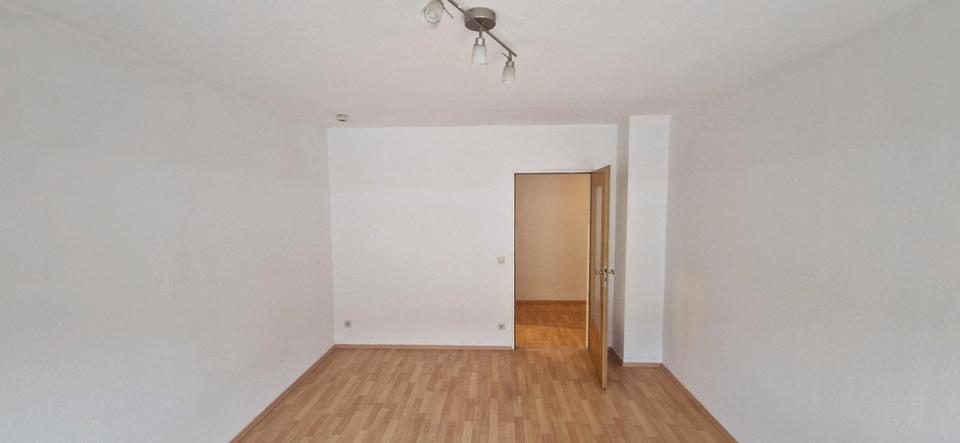 Helle 2-Zimmer Wohnung mit Südterrasse und Stellplatz 2 zimmer