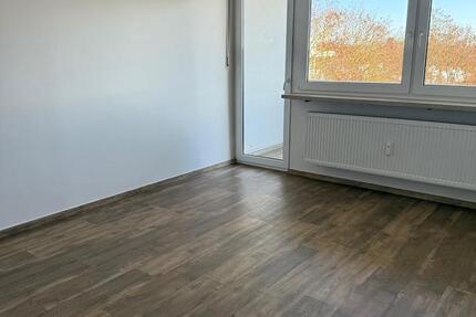 Wohnung Neutraubling - 3 Zimmer, 72 m&sup2;, 1.100&euro; | Angebot:25235093
