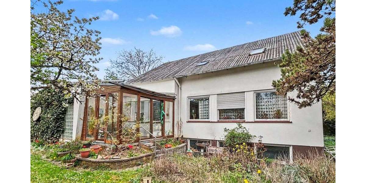 Einfamilienhaus Neutraubling - 9 Zimmer, 240 m&sup2;, 650.000&euro; | Angebot:26470515