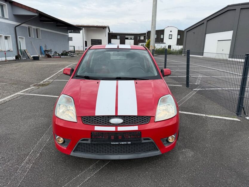 Ford Fiesta 157.000 km 3.990 € Schwandorf 92421