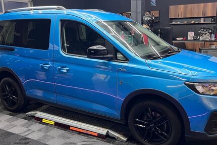 Ford Tourneo Connect 23.500 km 34.300 &euro; Aholfing 94345