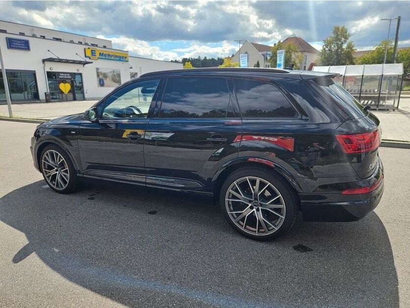 Q7