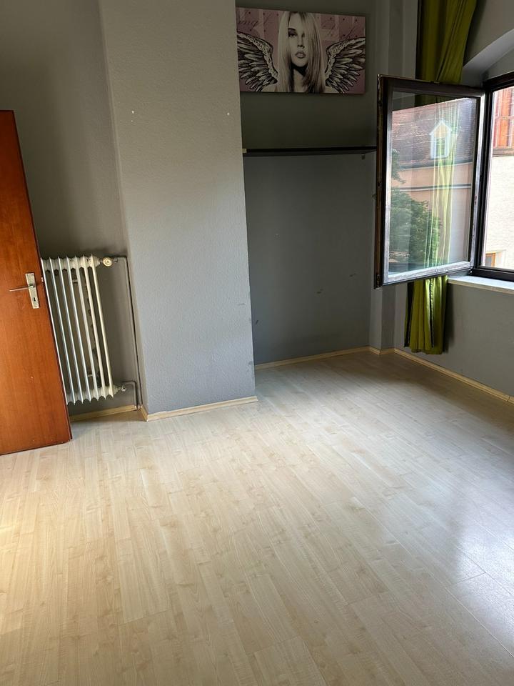 WG Zimmer -> Helles Zimmer Innenstadt ab sofort verfügbar