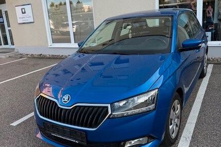 Skoda Fabia 69.000 km 13.300 &euro; neutraubling 93073