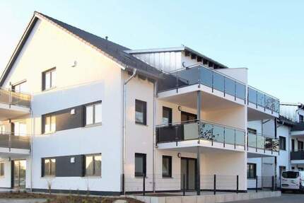 Erstbezug – Schöne 3 Zimmer Wohnung mit Balkon, Aufzug! 3 zimmer