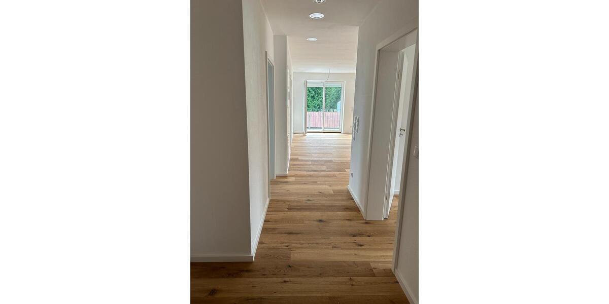 Dachgeschoßwohnung Langquaid - 3 Zimmer, 85 m&sup2;, 950&euro; | Angebot:26441002