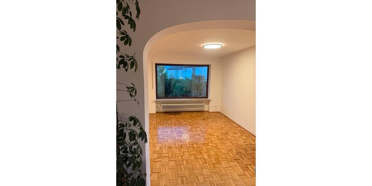 Reihenhaus Bad Abbach - 12 Zimmer, 188 m&sup2;, 2.050&euro; | Angebot:27620979