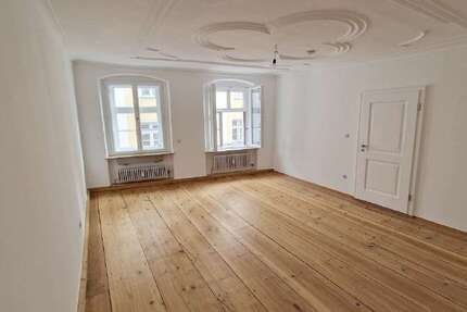 Wohnung zum Mieten in Regensburg 1.150 € 100 m² 3 zimmer