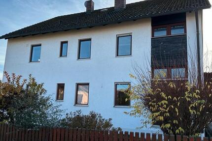 Einfamilienhaus mit separater Wohnung im 1. OG 8 zimmer