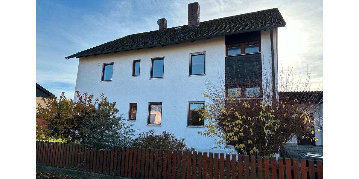 Einfamilienhaus mit separater Wohnung im 1. OG 8 zimmer