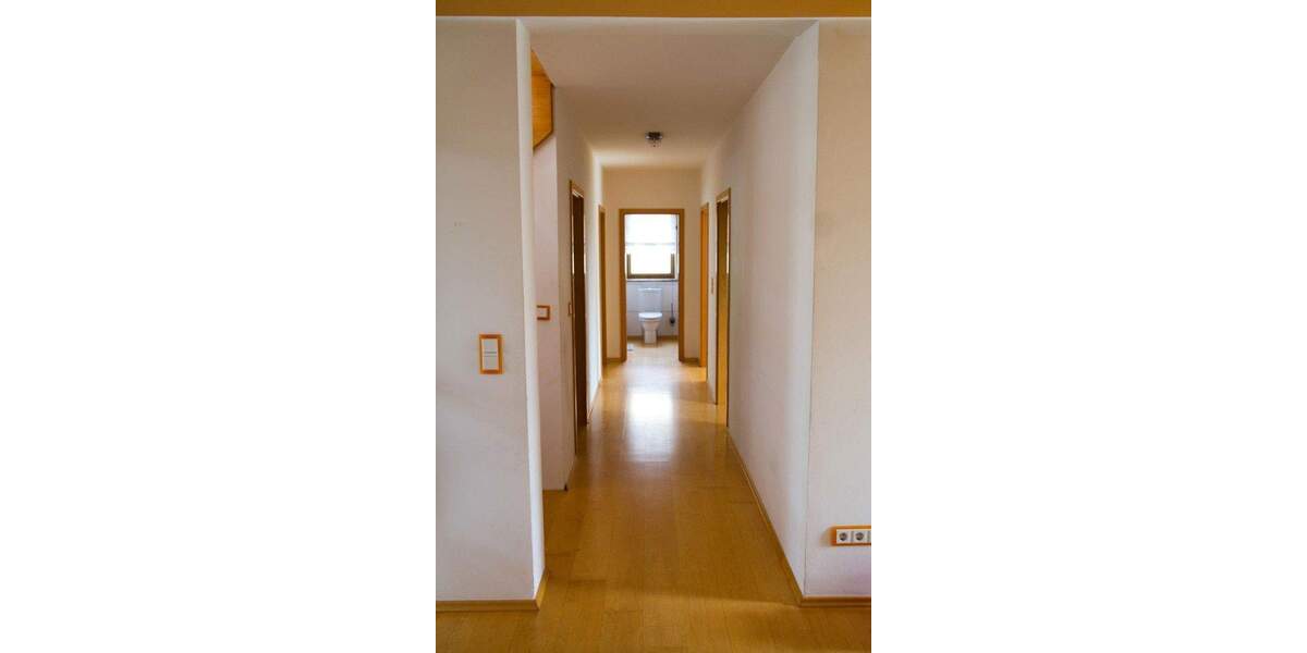 Einfamilienhaus Nittendorf Undorf - 8 Zimmer, 200 m&sup2;, 698.000&euro; | Angebot:24690123