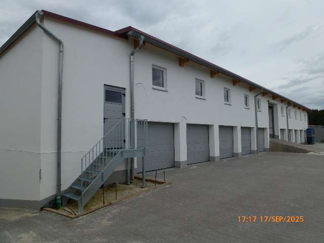 Halle in Neufahrn 1.920 € 320 m²