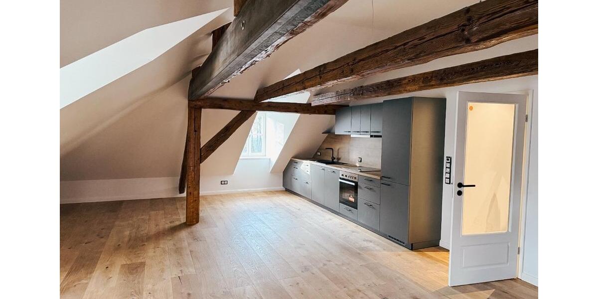 Dachgeschosswohnung im Schloss Regendorf 3 zimmer