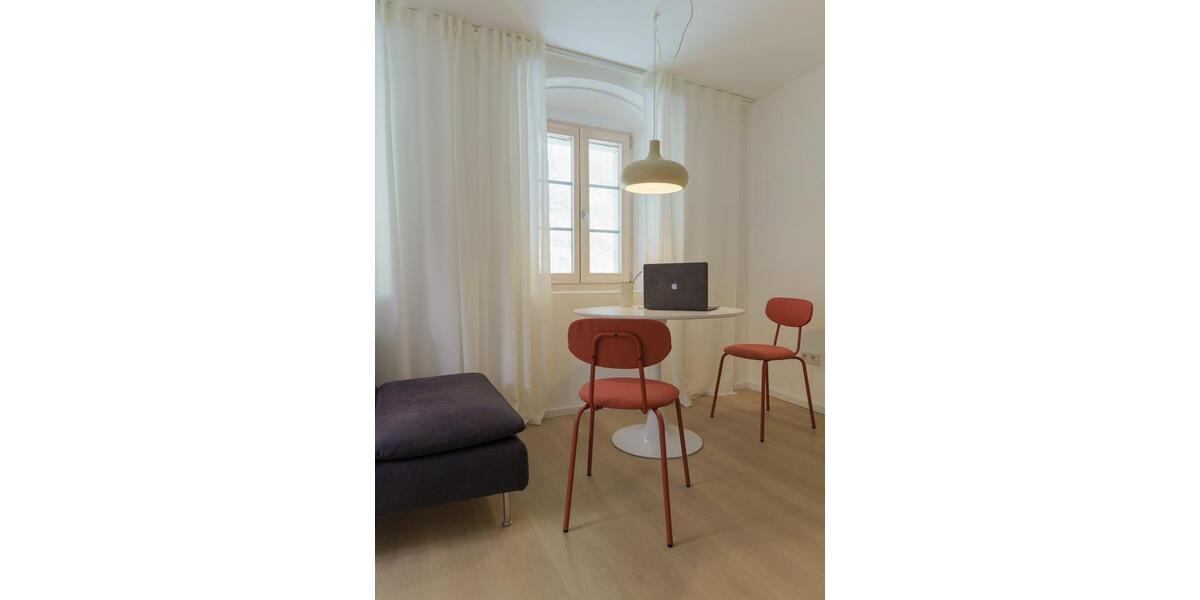 Wohnung mitten in Regensburg, möbliert, EBK inkl., 25qm! 2 zimmer