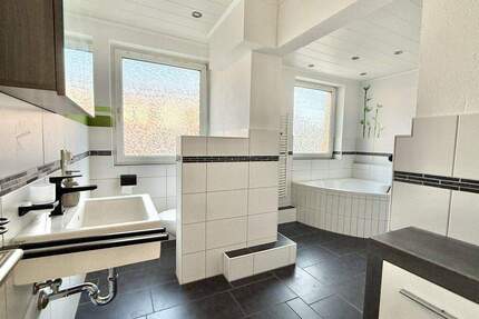 Bad mit Wohnung! 3 zimmer