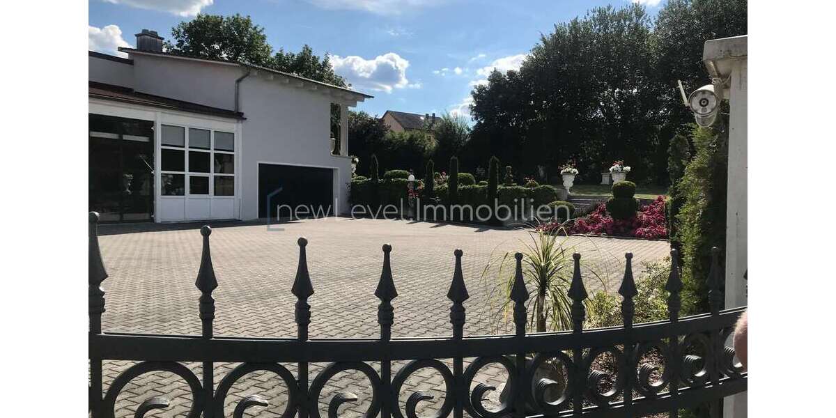 Einfamilienhaus Maxhütte-Haidhof Haidhof - 9 Zimmer, 230 m&sup2;, 1.129.000&euro; | Angebot:25268684