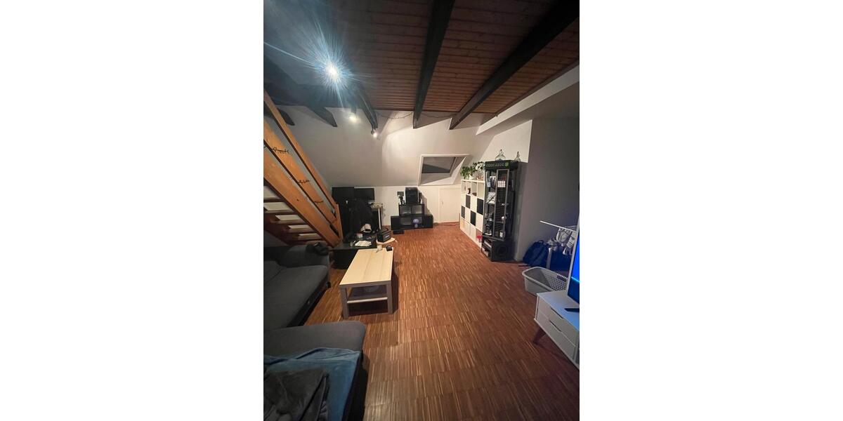 Nachmieter für Galerie Wohnung in Kumpfmühl-Ziegetsdorf-Neuprüll 2.5 zimmer