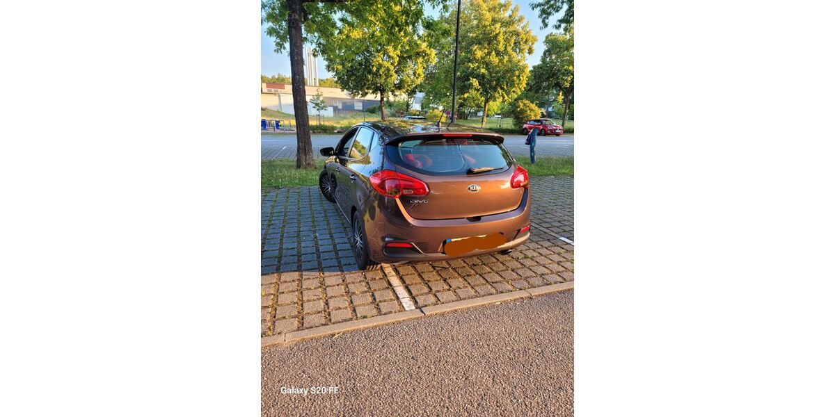 Kia ceed / Ceed 126.000 km 5.900 &euro; Regensburg 93053