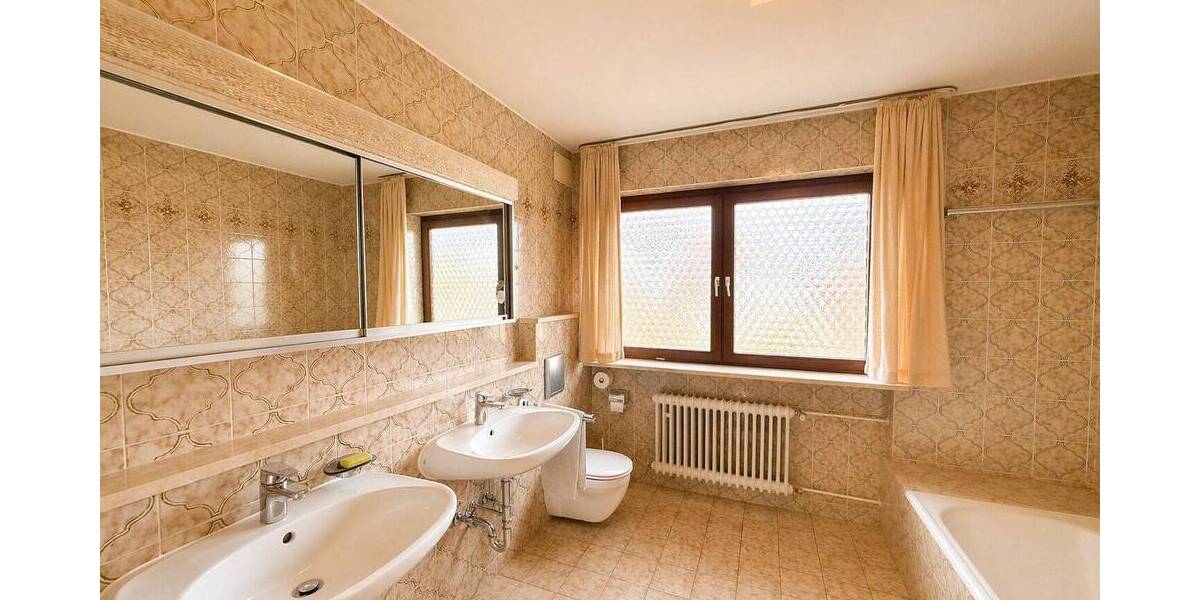 Einfamilienhaus Pentling - 8 Zimmer, 280 m&sup2;, 485.000&euro; | Angebot:26778889