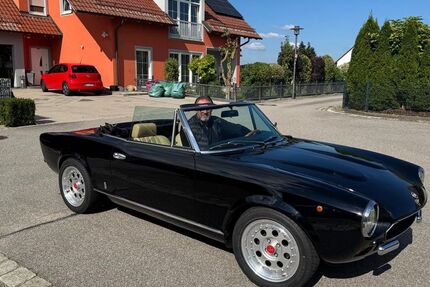 Fiat 124 Spider 94.000 km 17.900 € Regensburg 93047