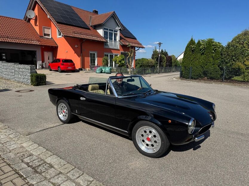 Fiat 124 Spider 94.000 km 18.500 € Regensburg 93047