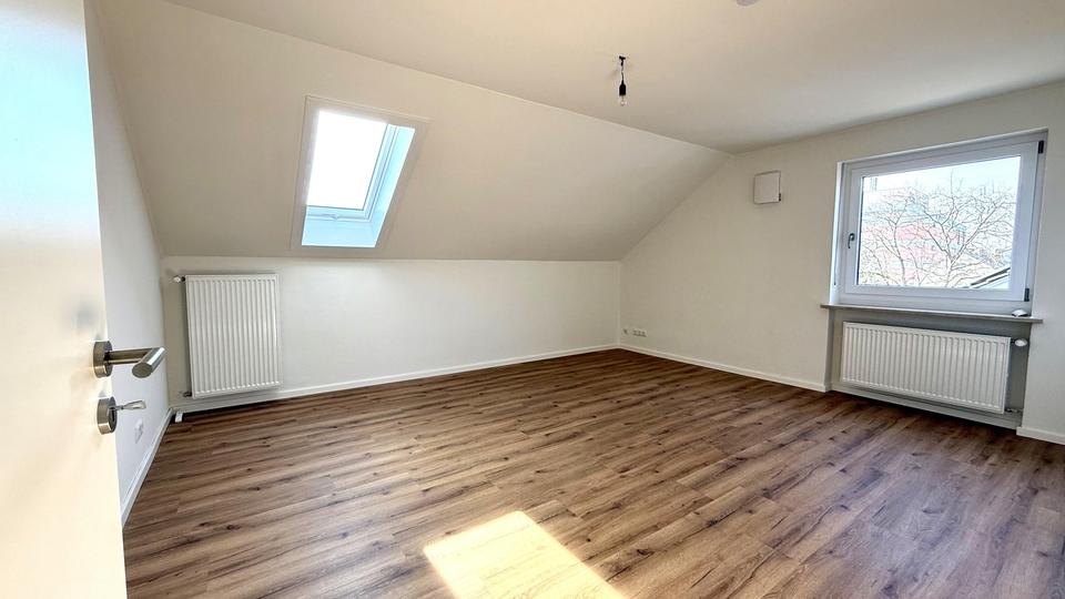 Dachgeschoßwohnung Regensburg Konradsiedlung - 2 Zimmer, 50 m&sup2;, 750&euro; | Angebot:26057326