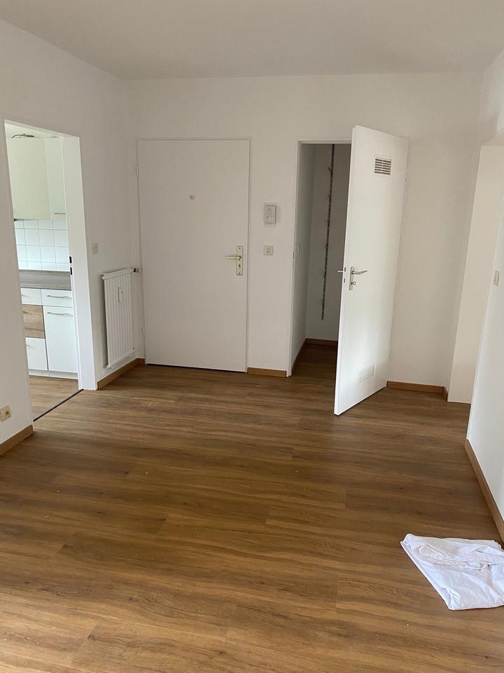 Zu vermieten: renovierte 3 Zi-Wohnung in Regensburg Reinhausen