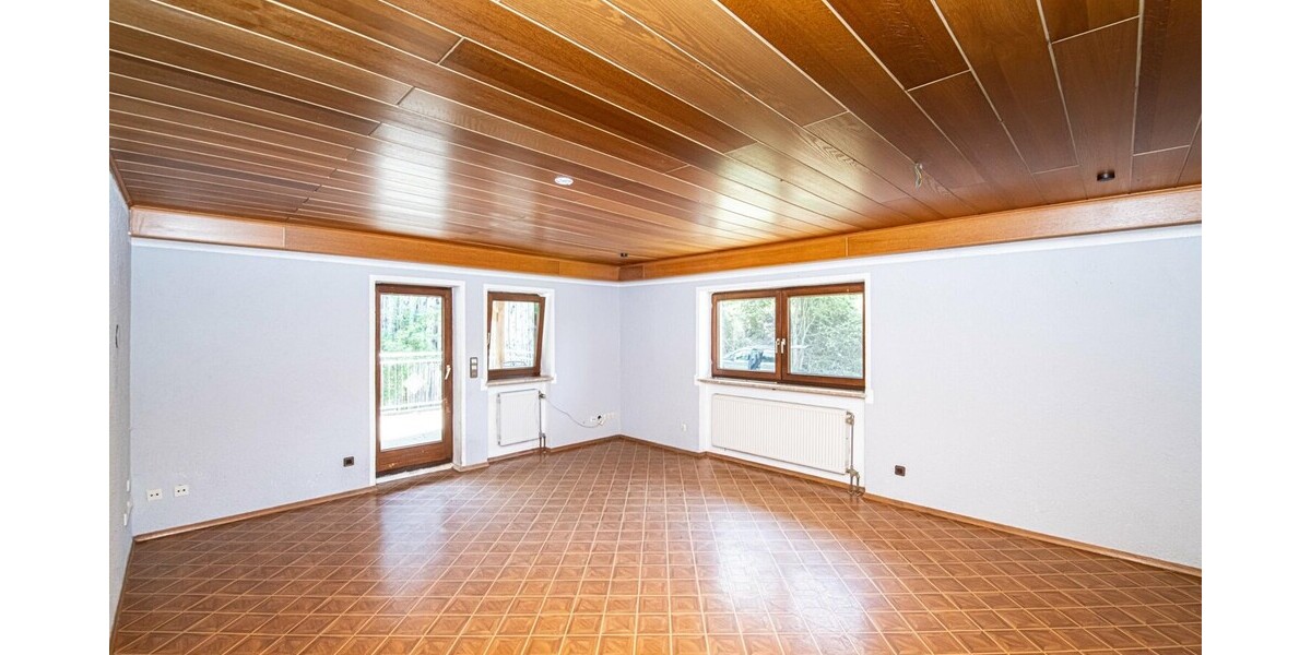 Charmantes Zweifamilienhaus mit großem Grundstück, Waldanteil und viel Potenzial - Zweifamilienhaus Zell | Angebot:26618521