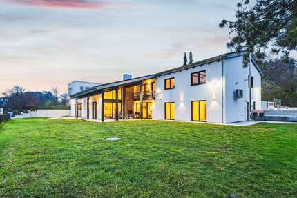 Haus Etterzhausen Etterzhausen - 10 Zimmer, 480 m&sup2;, 2.750.000&euro; | Angebot:26578190