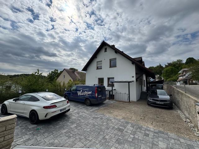 Dachgeschoßwohnung Deuerling - 4 Zimmer, 92 m&sup2;, 1.200&euro; | Angebot:26577851