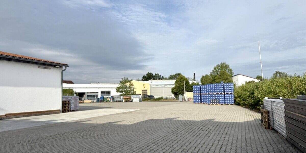 Zentral. Vielseitig. Nutzbar. Moderne Gewerbehalle in Hemau zimmer