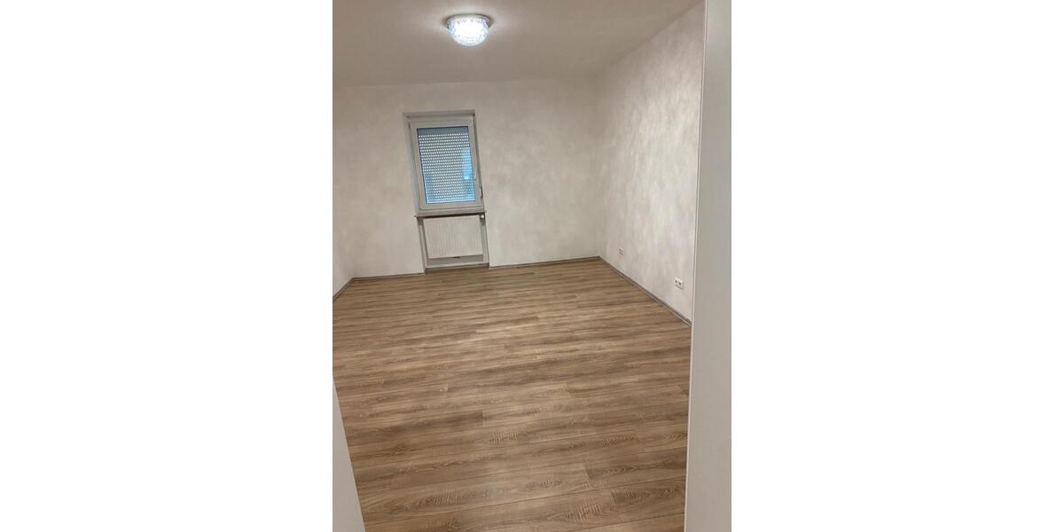 Etagenwohnung Burglengenfeld - 3 Zimmer, 85 m&sup2;, 890&euro; | Angebot:26698853
