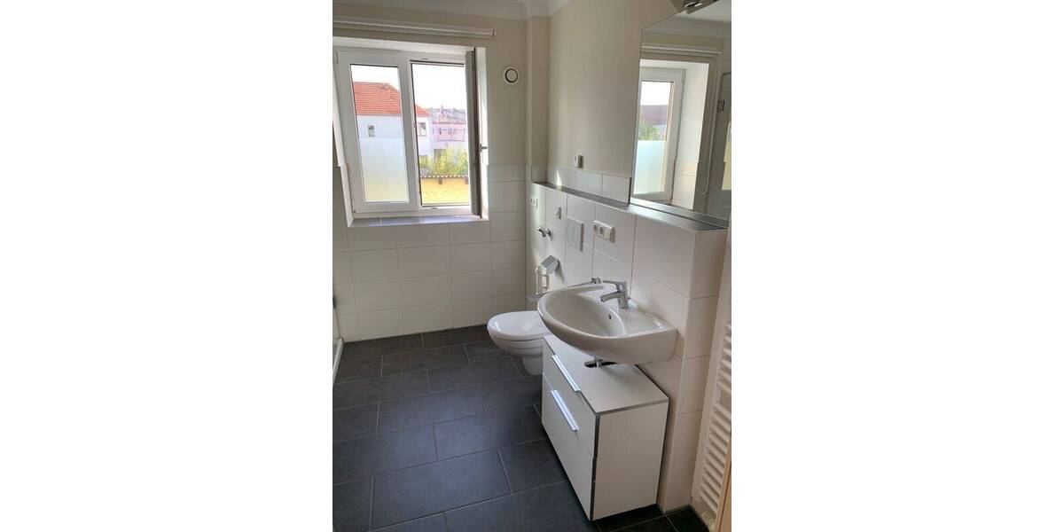 Etagenwohnung Nittenau - 3 Zimmer, 87 m&sup2;, 765&euro; | Angebot:25702608