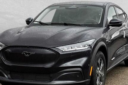 Ford Mustang Mach-E 2.000 km 51.270 &euro; Regensburg 93059