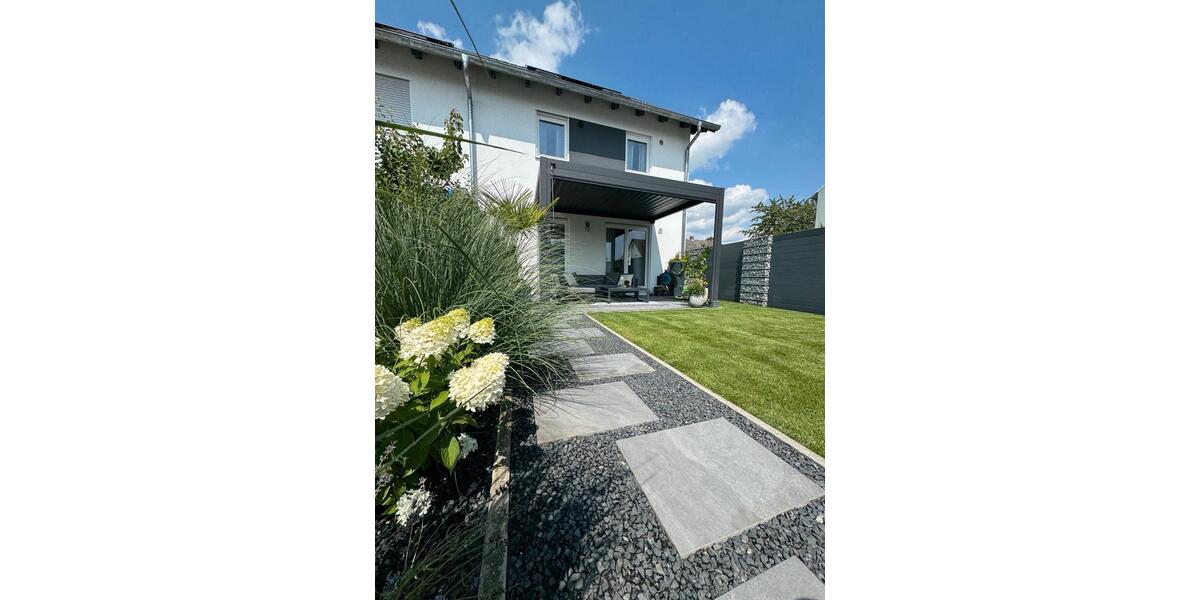 Reihenhaus Neutraubling - 5 Zimmer, 114 m&sup2;, 690.000&euro; | Angebot:27109009
