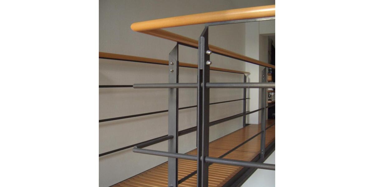 Wohnen mit Licht, Luft und Charakter – Galeriewohnung in Rgb West 1 zimmer