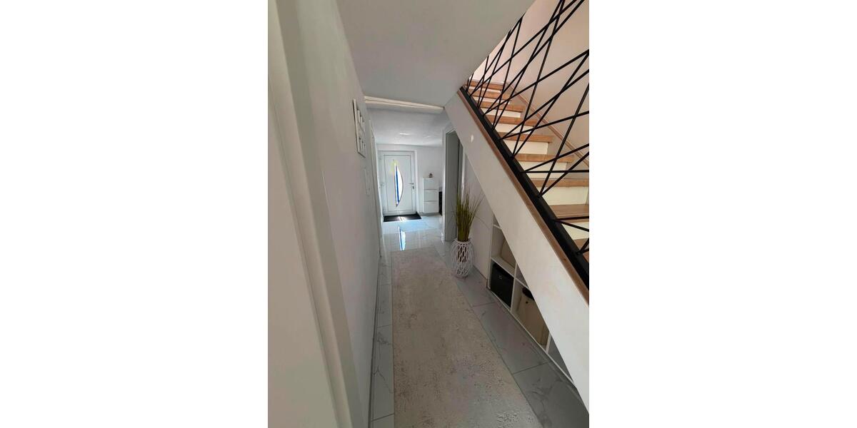Einfamilienhaus Obertraubling - 6 Zimmer, 190 m&sup2;, 490.000&euro; | Angebot:27428747